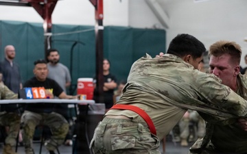Iron Soldiers fight to win in Combatives during Torch Week