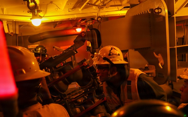 11th MEU Marines &amp; Sailors Conduct a Replenishment at Sea