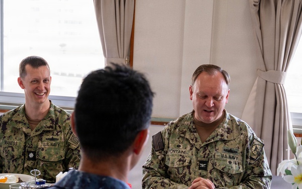 CFAS Commander Visits JS Jintsū (DE-230)