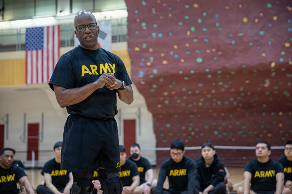 HHC Soldiers conduct CPT physical training at Camp Humphreys