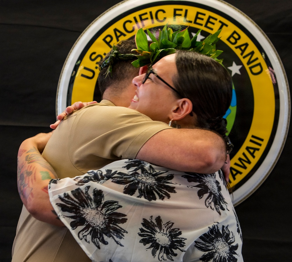 MU2 Manuel Hartman Promotion