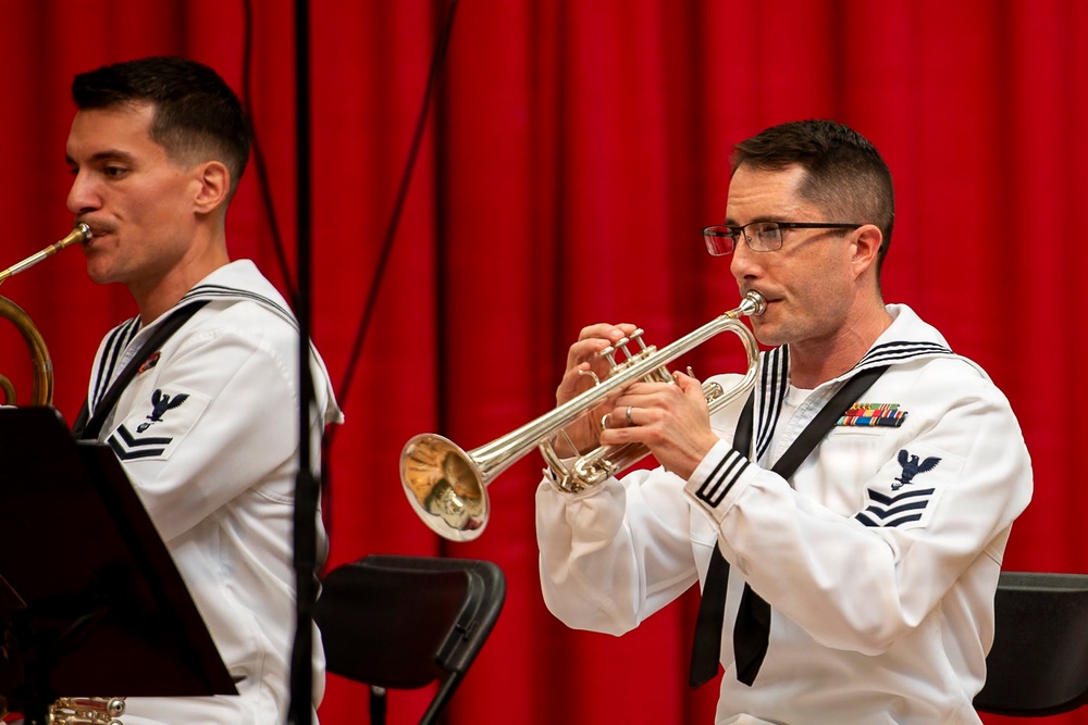 "Harbor" Brass Quintet Performs at the Ala Moana Center Stage