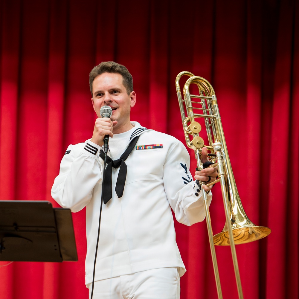 "Harbor" Brass Quintet Performs at Ala Moana Center Stage