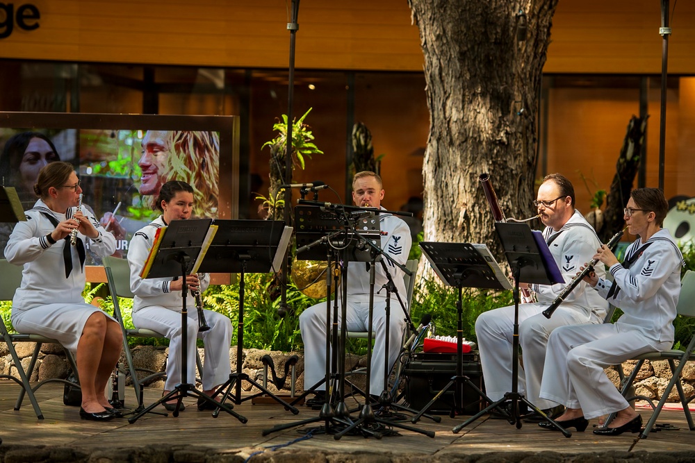"Tradewinds" Woodwind Quintet Performs at International Marketplace