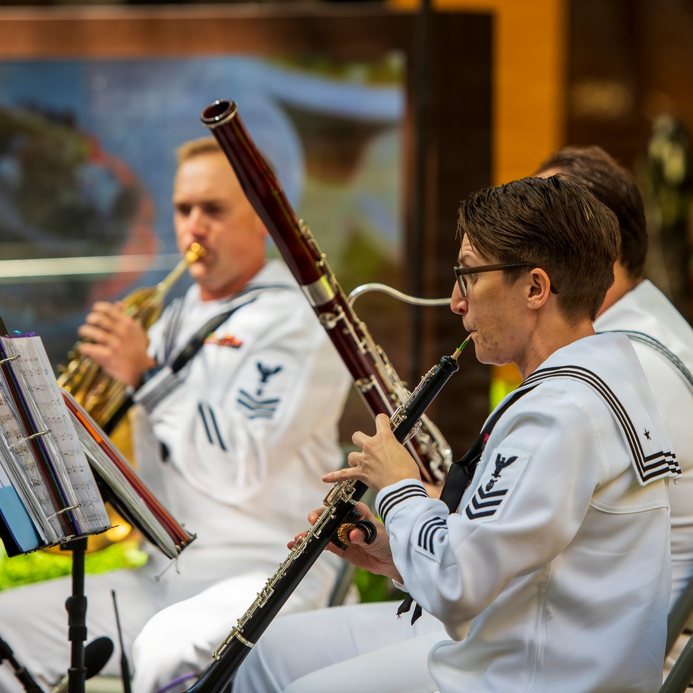 "Tradewinds" Woodwind Quintet Performs at International Marketplace