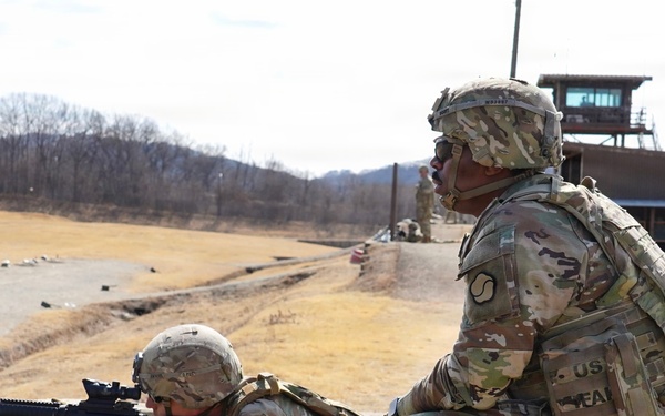 Headquarters company conducts weapons qualification in Paju