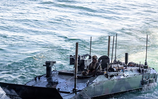 11th MEU Marines, Sailors Conduct Well-Deck Operations Aboard USS Comstock