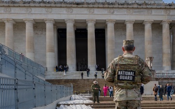 Mississippi National Guard Soldiers patrol at the Lincoln Memorial