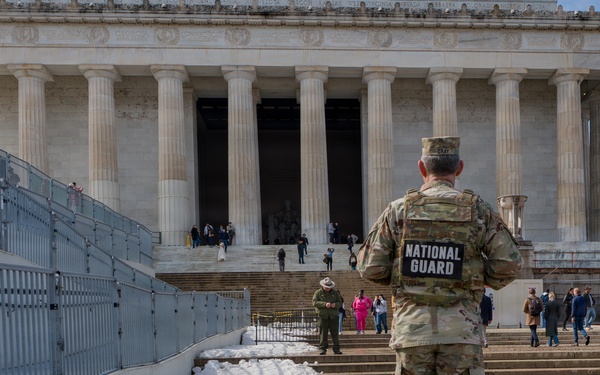 Mississippi National Guard Soldiers patrol at the Lincoln Memorial
