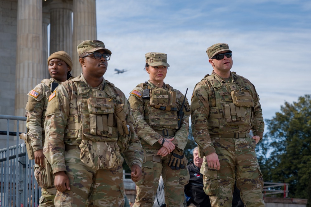 Mississippi National Guard Soldiers patrol at the Lincoln Memorial