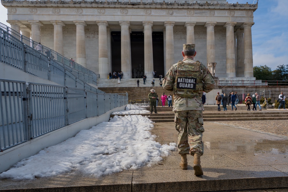Mississippi National Guard Soldiers patrol at the Lincoln Memorial