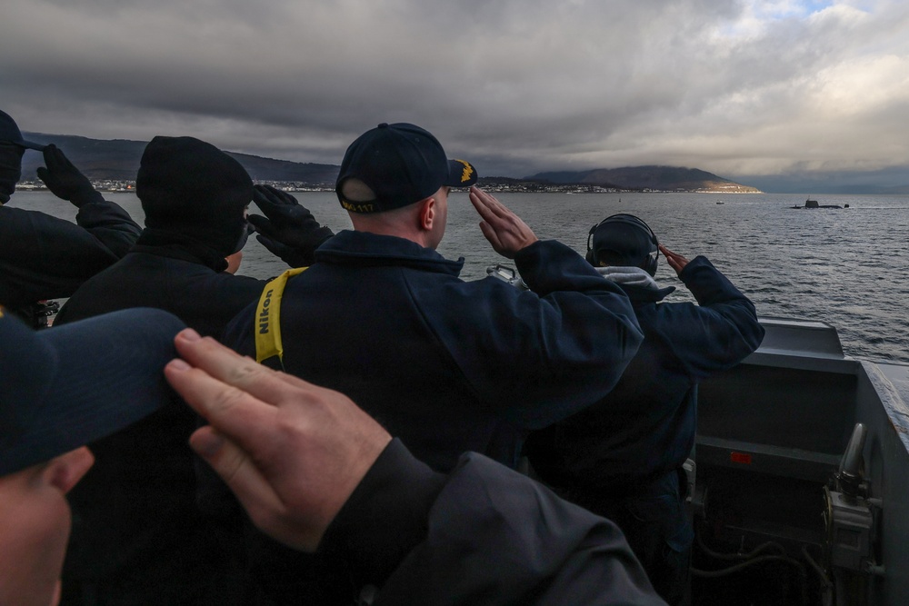 USS Paul Ignatius (DDG 117) transits through the waterways of His Majesty’s Naval Base Clyde, Scotland