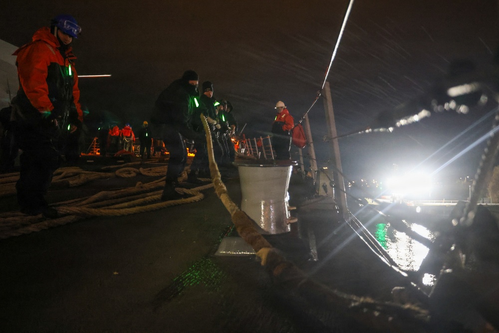 USS Paul Ignatius (DDG 117) transits through the waterways of His Majesty’s Naval Base Clyde, Scotland