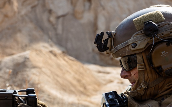 U.S. Marines with 12th LCT Execute a CALFEX