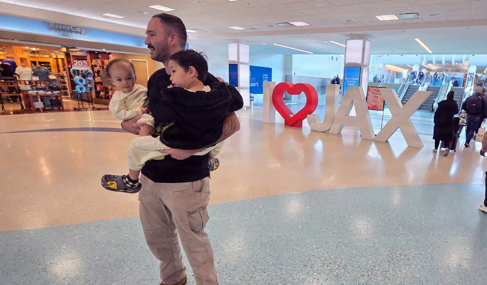 LS1 Petersen returns home from 10-month deployment