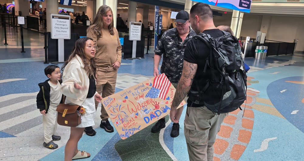 LS1 Petersen returns home from 10-month deployment