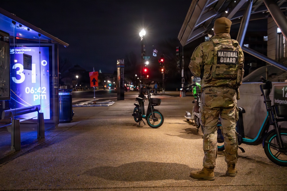 Mississippi National Guard Soldiers patrol in Washington, D.C.
