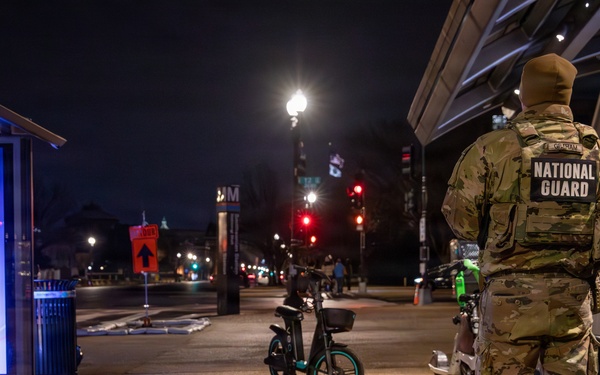 Mississippi National Guard Soldiers patrol in Washington, D.C.