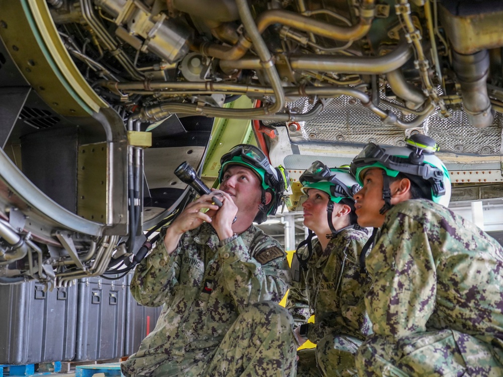 VP-26 Conducts Engine Maintenance