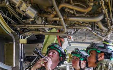 VP-26 Conducts Engine Maintenance