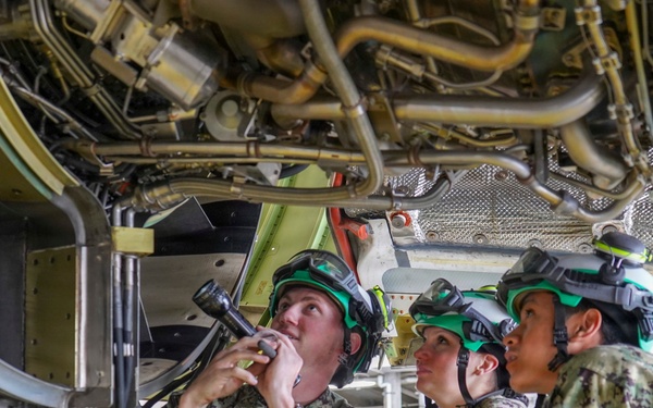 VP-26 Conducts Engine Maintenance