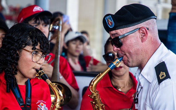 Aguadulce, Panama, Tour Firmeza: Band Performances