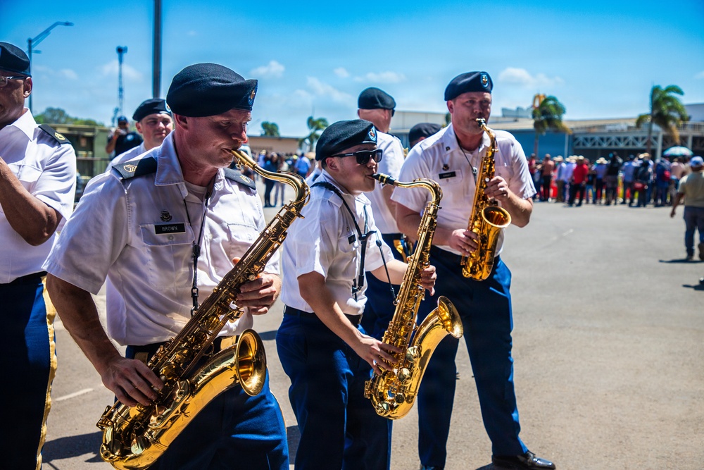 Aguadulce, Panama, Tour Firmeza: Band Performances