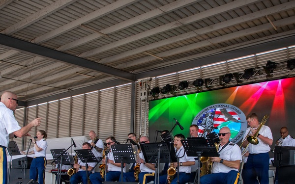 Aguadulce, Panama, Tour Firmeza: Band Performances