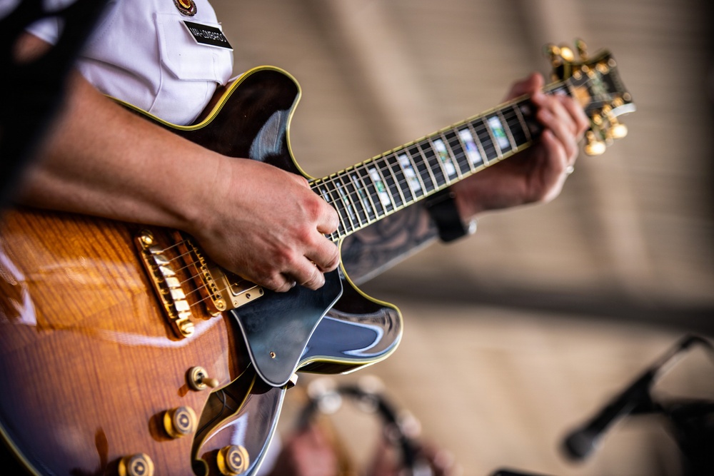Aguadulce, Panama, Tour Firmeza: Band Performances