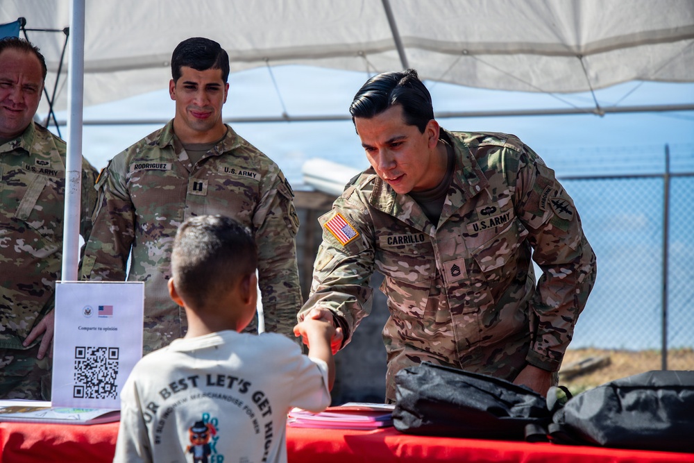 Aguadulce, Panama, Tour Firmeza: Army Booths