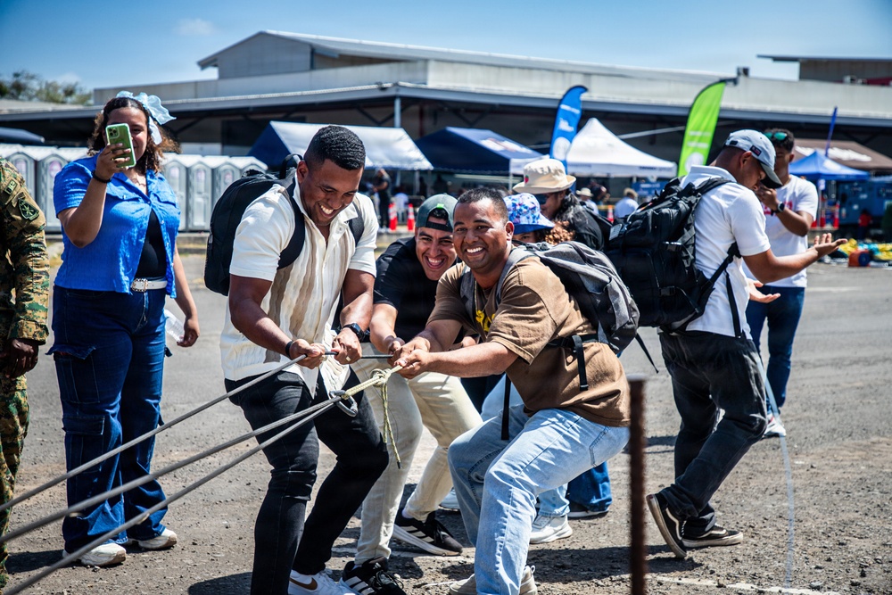 Aguadulce, Panama, Tour Firmeza: Army Booths