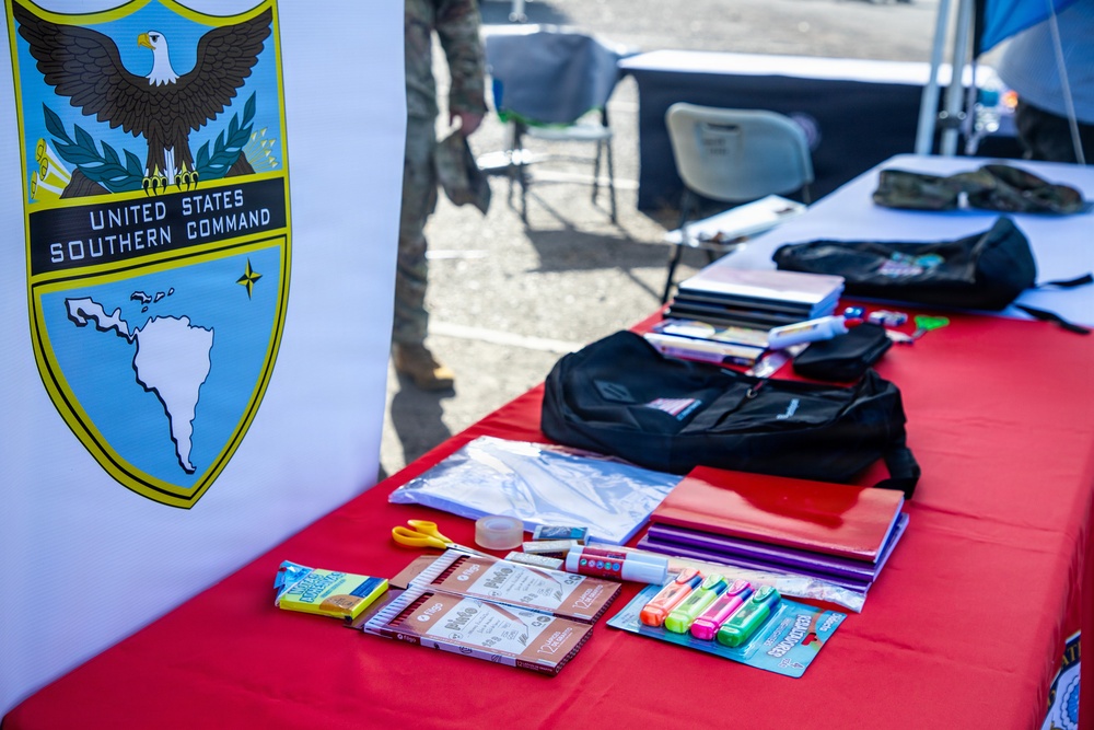Aguadulce, Panama, Tour Firmeza: Army Booths