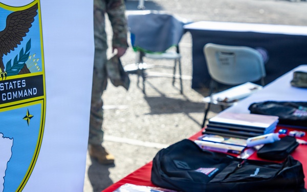 Aguadulce, Panama, Tour Firmeza: Army Booths