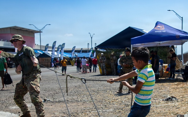 Aguadulce, Panama, Tour Firmeza: Army Booths