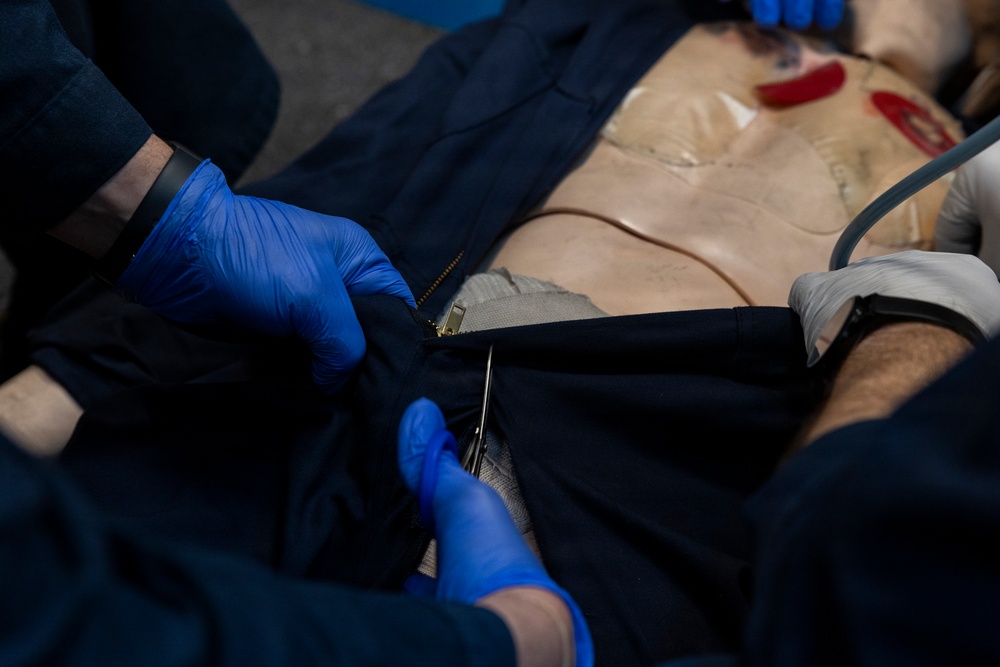 11th MEU Marines, Sailors Conduct Simulated Mass Casualty Exercises Aboard USS Boxer