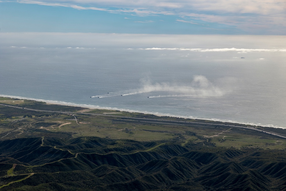 11th MEU Marines, Sailors Conduct Ship-to-shore Operations