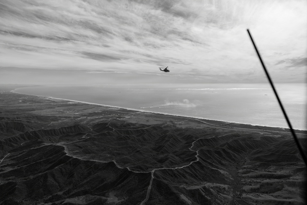 11th MEU Marines, Sailors Conduct Ship-to-shore Operations