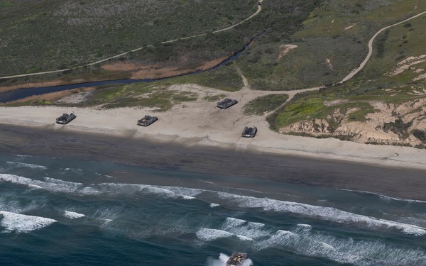 11th MEU Marines, Sailors Conduct Ship-to-shore Operations