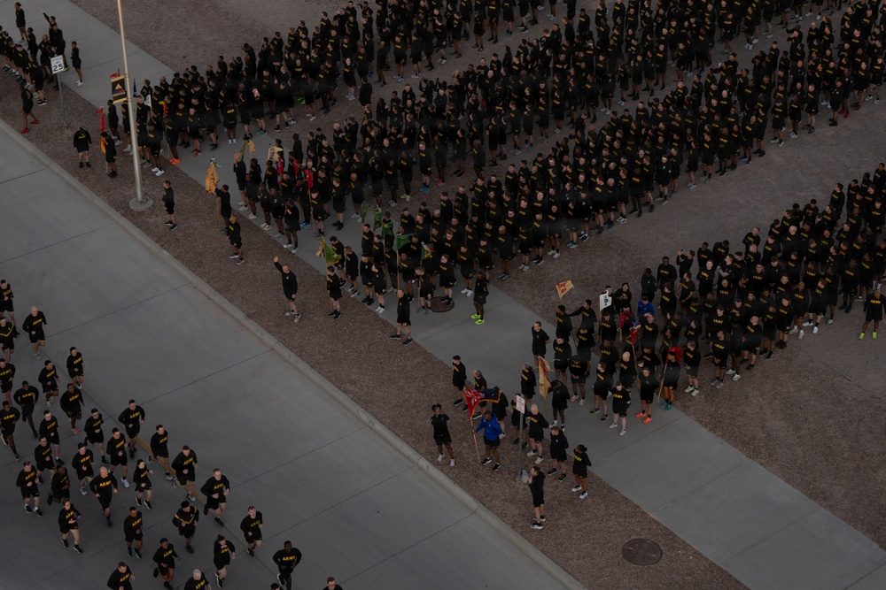 Combat Aviation Brigade, 1st Armored Division soars over division run