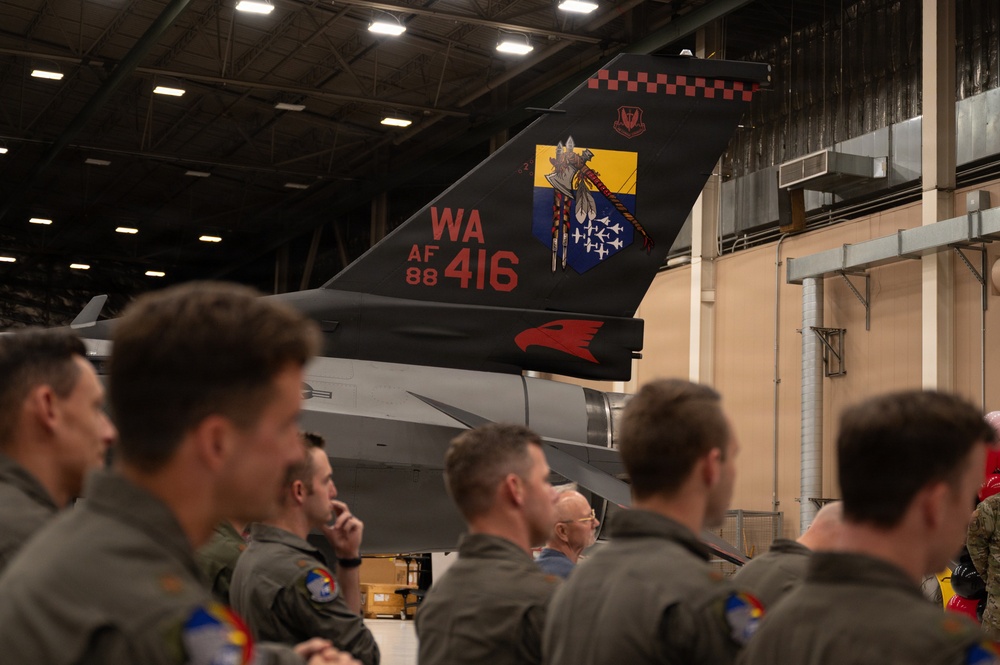 Tomahawk AMXS unveils new heritage tail in DDC ceremony