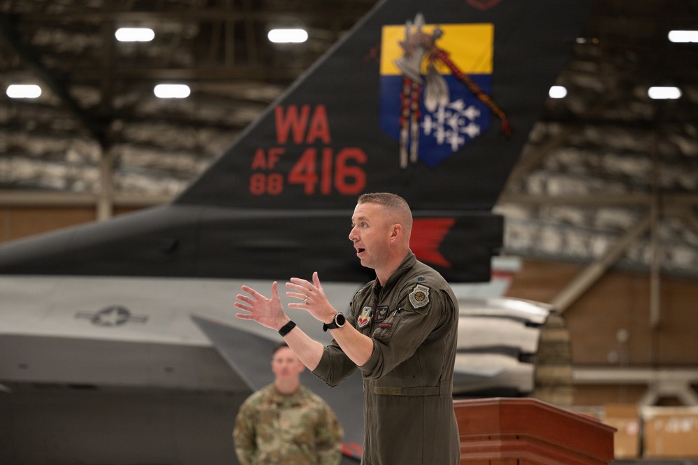 Tomahawk AMXS unveils new heritage tail in DDC ceremony