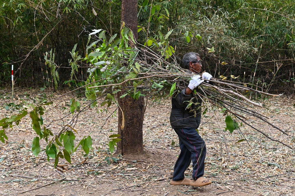 26-2LA Recovery Team 3 Begins Site Setup
