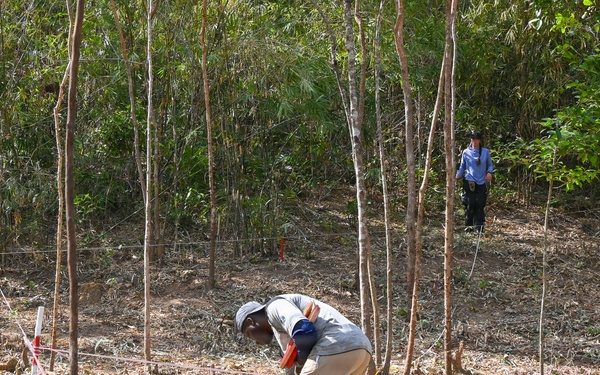 26-2LA Recovery Team 3 Begins Site Setup