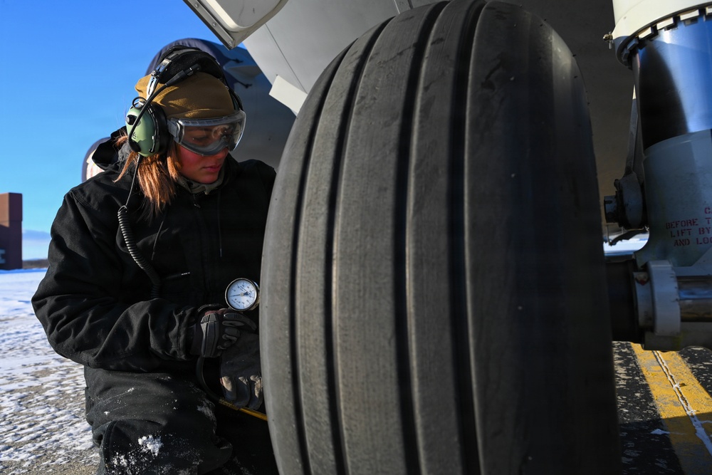A snowy 105th flightline