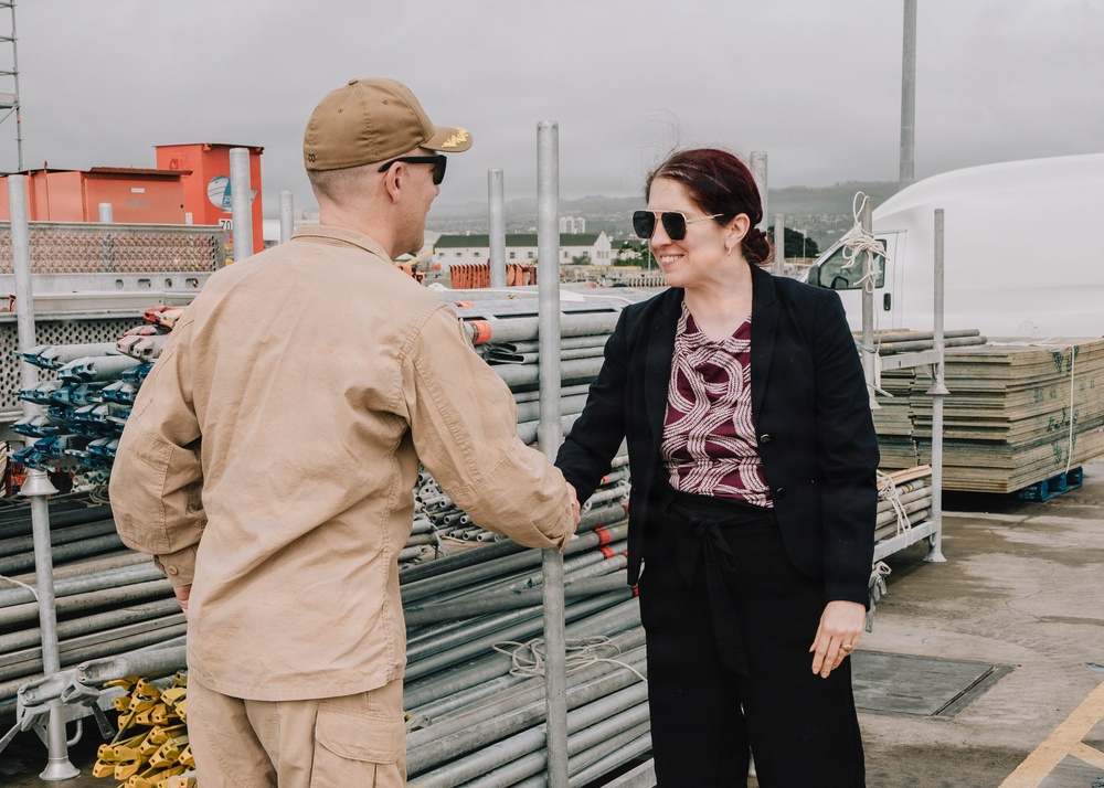 STAFFDEL Hart Visits USS Indiana (SSN 789)