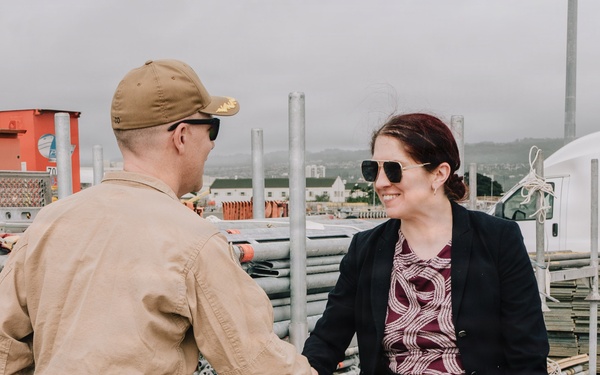 STAFFDEL Hart Visits USS Indiana (SSN 789)