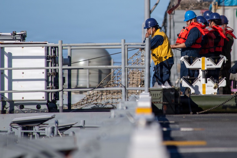 USS Boxer, USNS Patuxent Conduct RAS