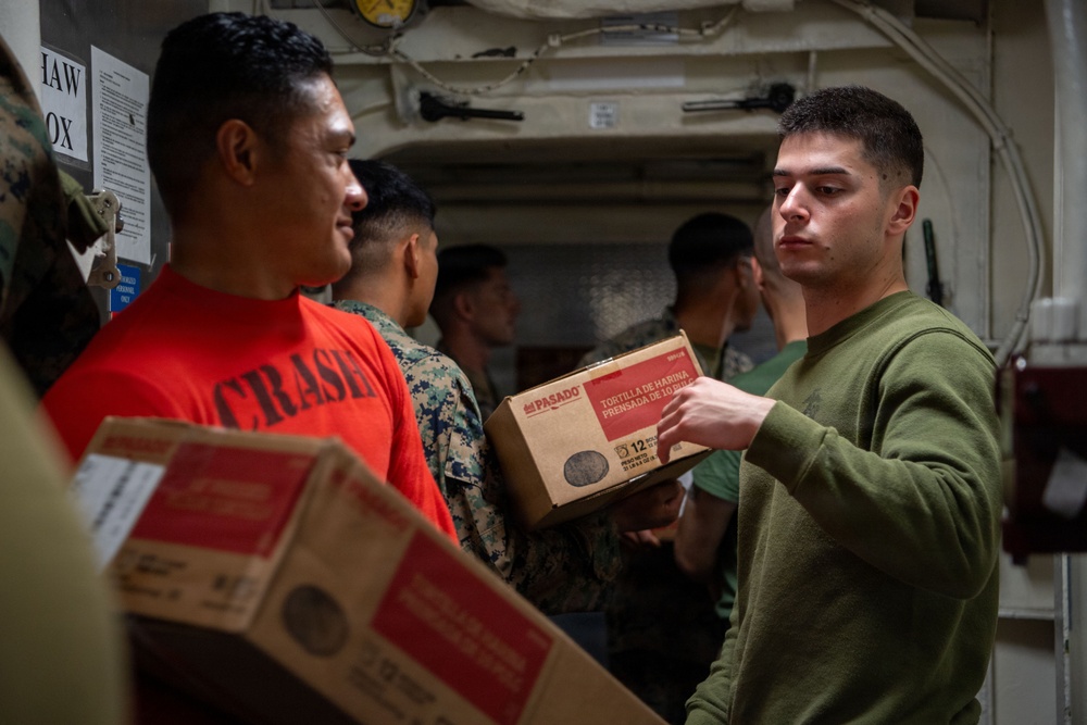 Boxer Sailors, Marines Execute RAS Working Party