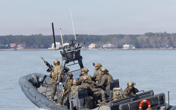 USCG MSRT-E conducts live-fire training at Cherry Point waterways