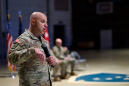 Director of the Army National Guard visits with Alaska Army Guard Soldiers